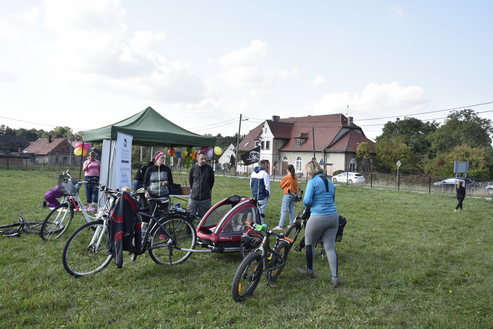 Uczestnicy gry rowerowa z okazji Międzynarodowego Dnia bez Samochodu