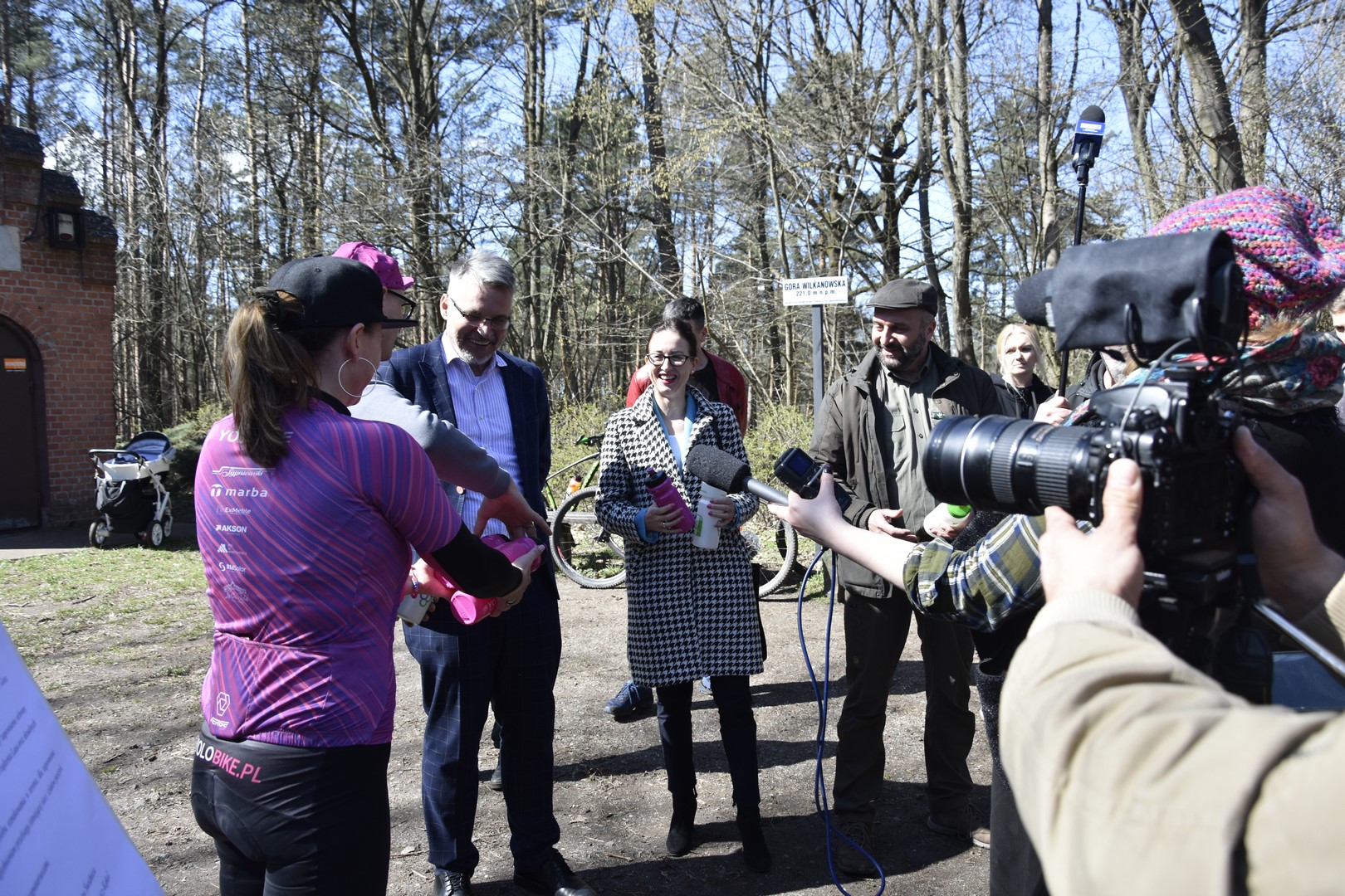 Włodarze Świdnicy, Zielonej Góry i Lasów Państwowych podpisują porozumienie w sprawie utworzenia tras rowerowych na Wzgórzach Piastowskich