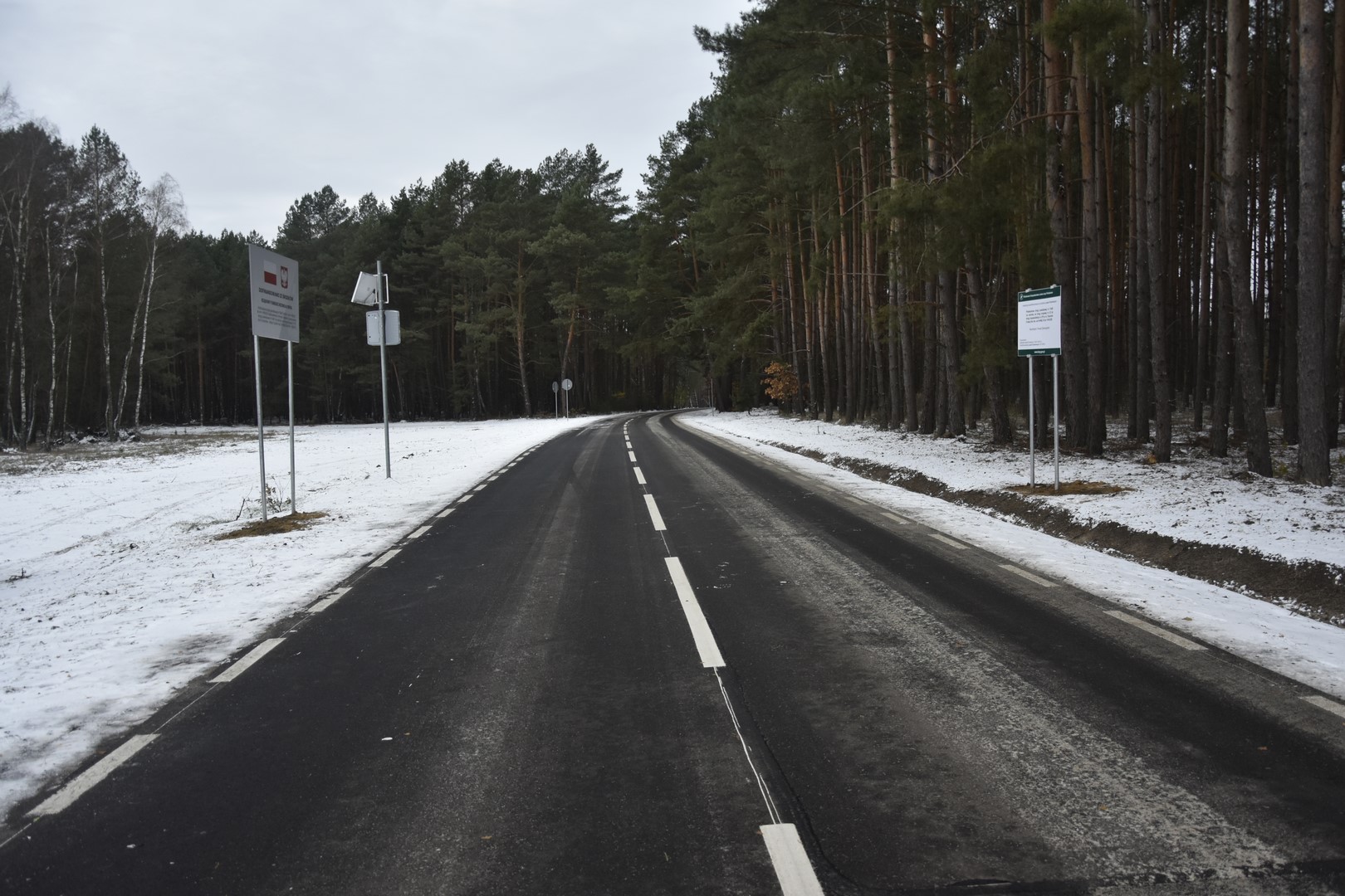 Kolejny odcinek drogi powiatowej przebiegającej przez Radomię i Orzewo wyremontowany