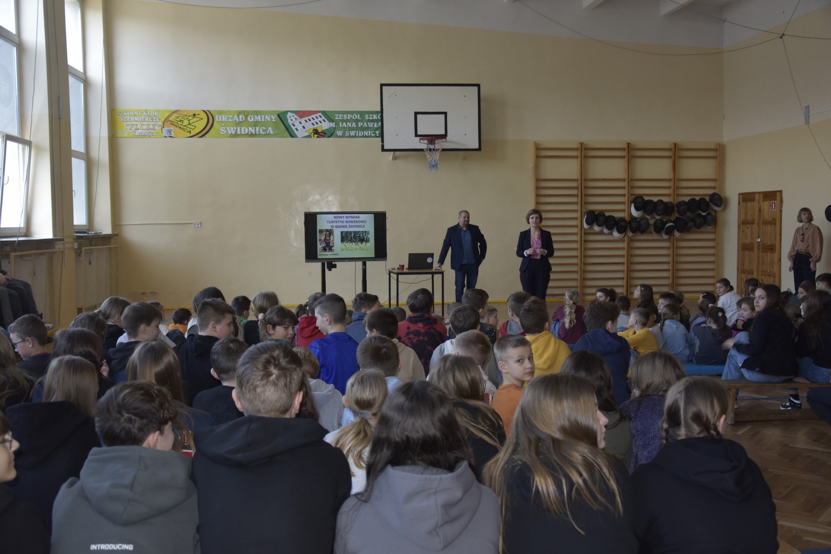 spotkania z młodzieżą mające na celu promocję turystyki rowerowej w gminie Świdnica