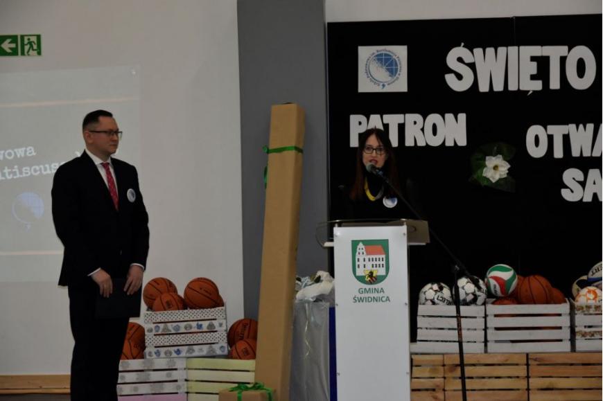 Przemówienie Wójt Gminy Świdnica podczas uroczystości w szkole w Słonem